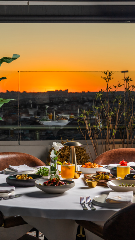 Rixos Pera Istanbul + Nickelodeon Play Tersane Access — 5