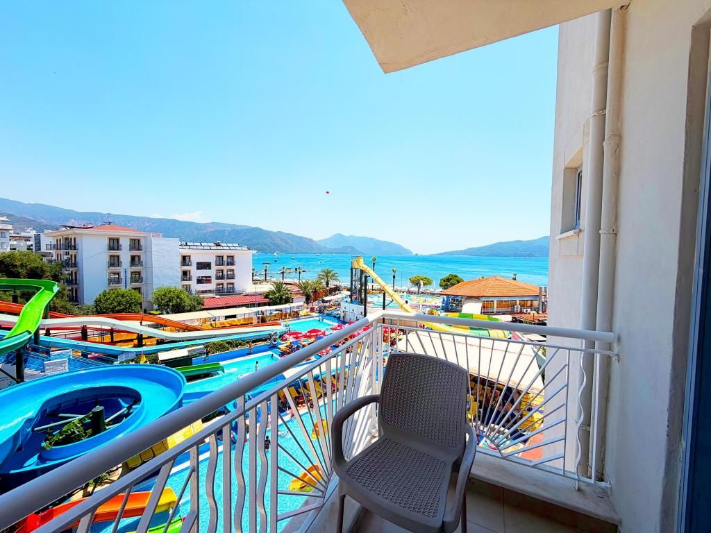 Romance Beach Hotel  — 2