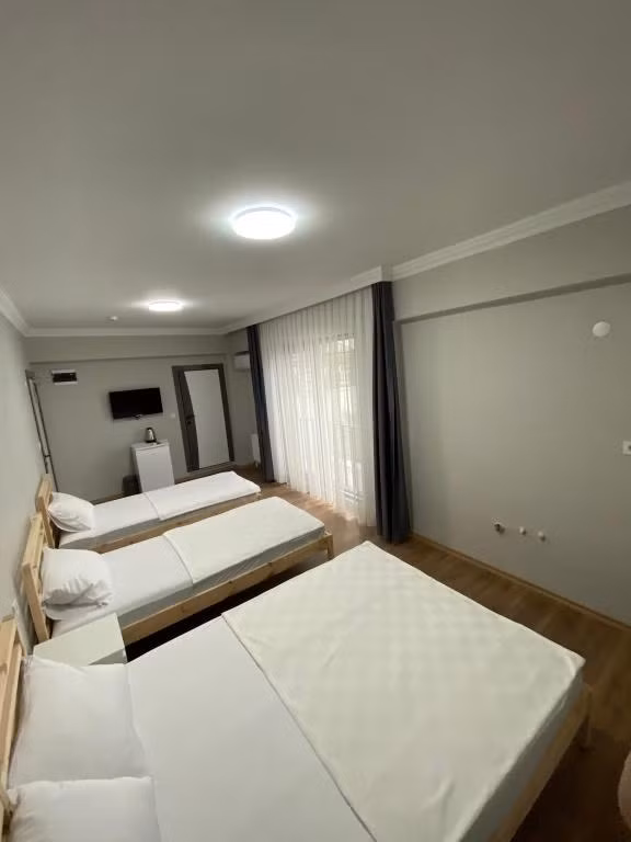 Rose Otel — 8