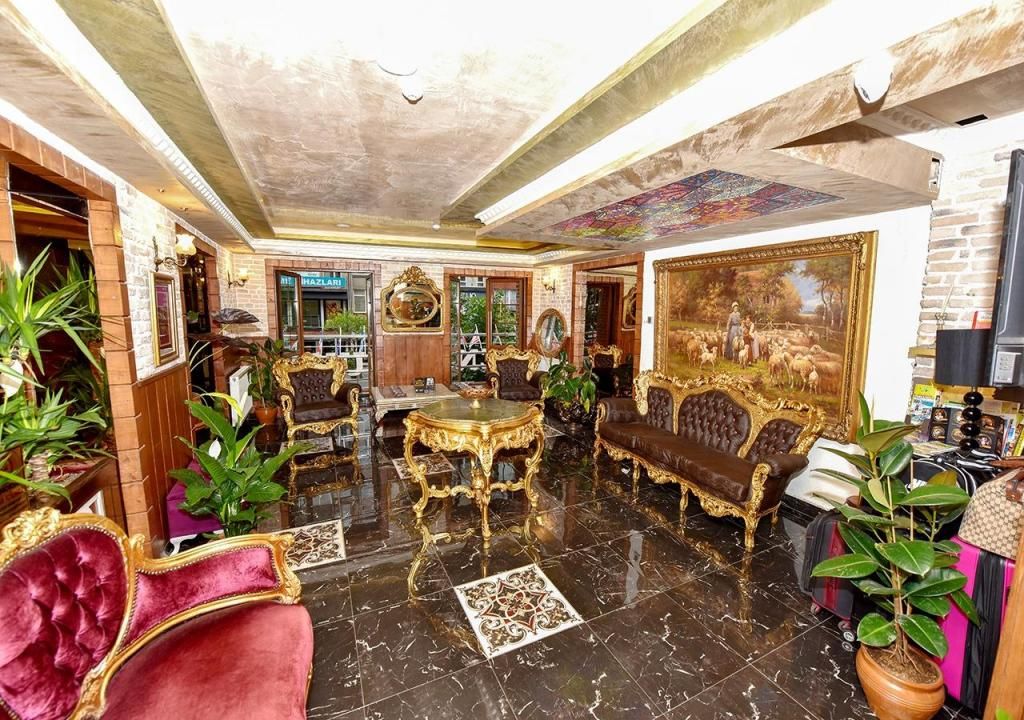 Royal Garden Suite and Hotel — 2