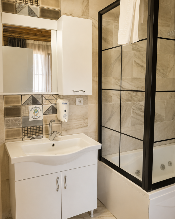 Royal Garden Suite and Hotel — 9