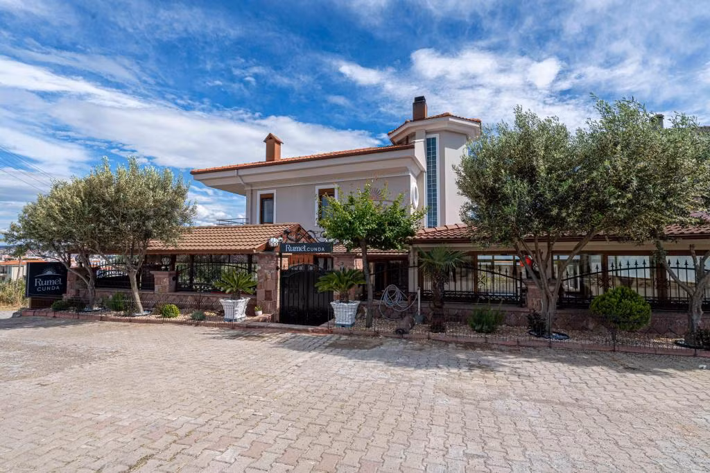 Rumet Cunda Otel — 3