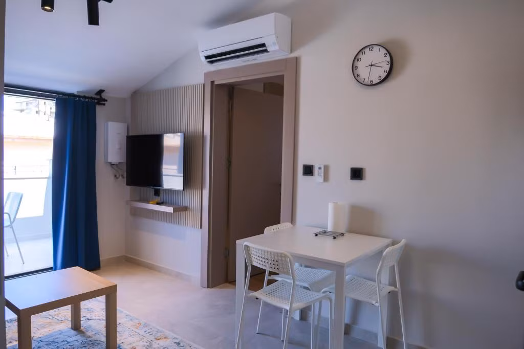 Solmare Suites — 8