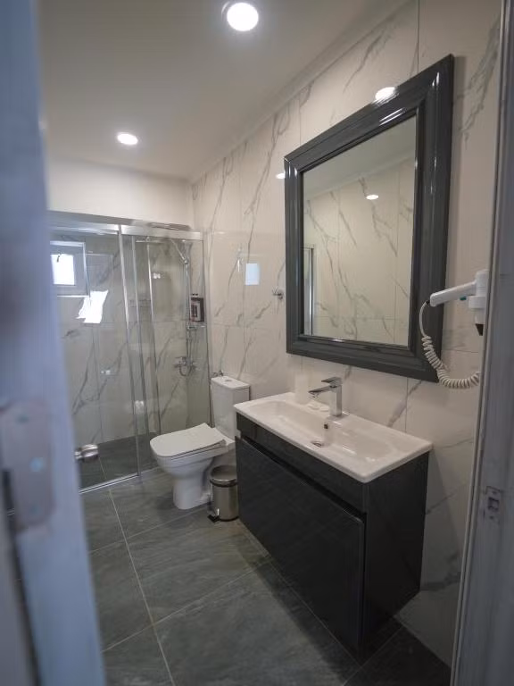 Sammys Hotel — 7