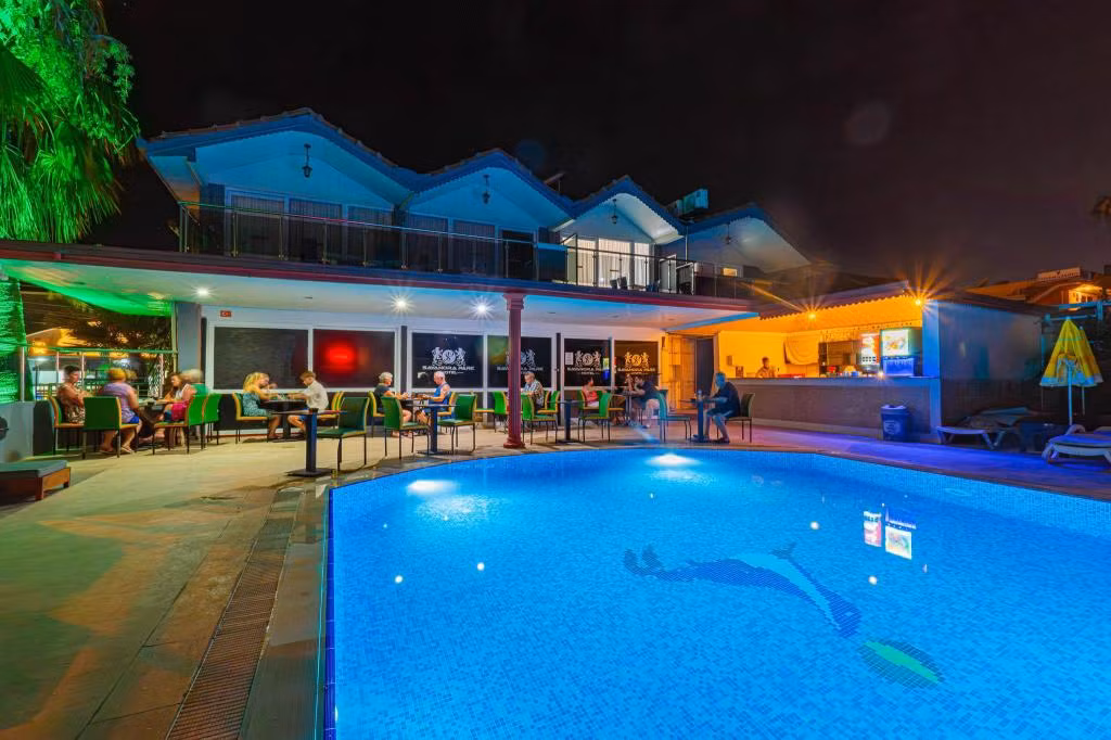 Sayanora Hotel — 6