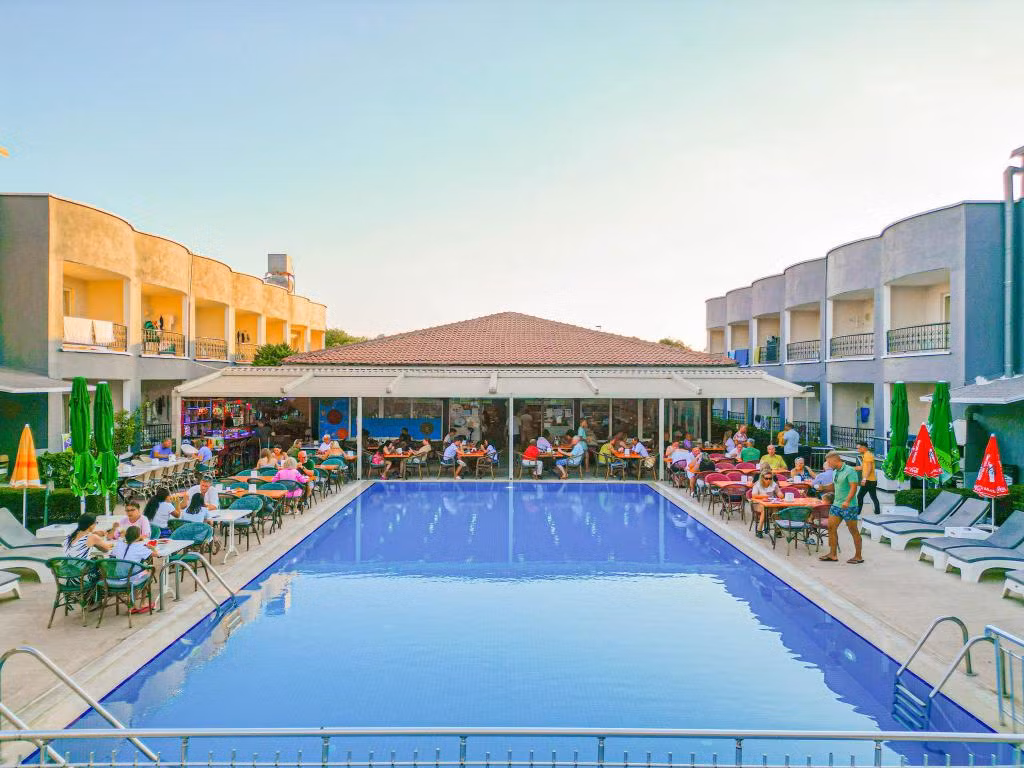 Sayanora Hotel — 9
