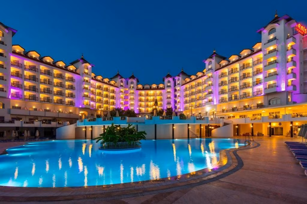 Serenis Hotel — 7