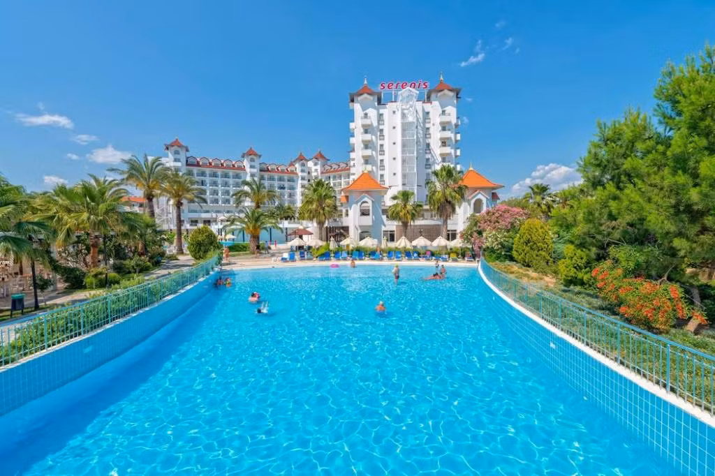 Serenis Hotel — 3