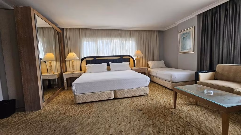Sever Suites Hotel — 6