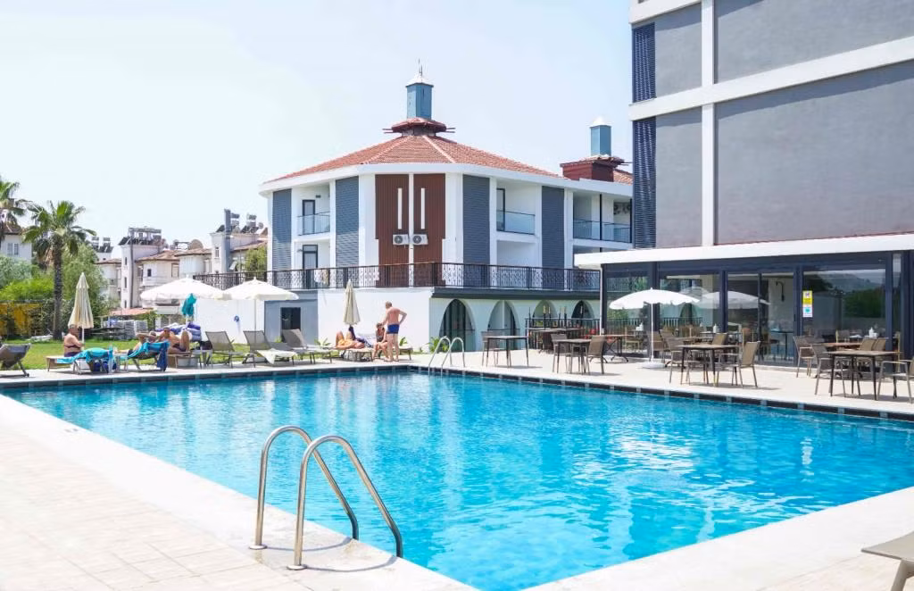 Side Square Hotel +16 — 7