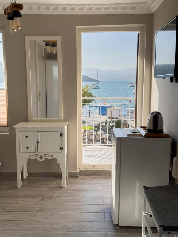 Silenos Boutique Hotel — 3