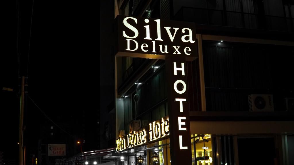 Silva  Deluxe Hotel
