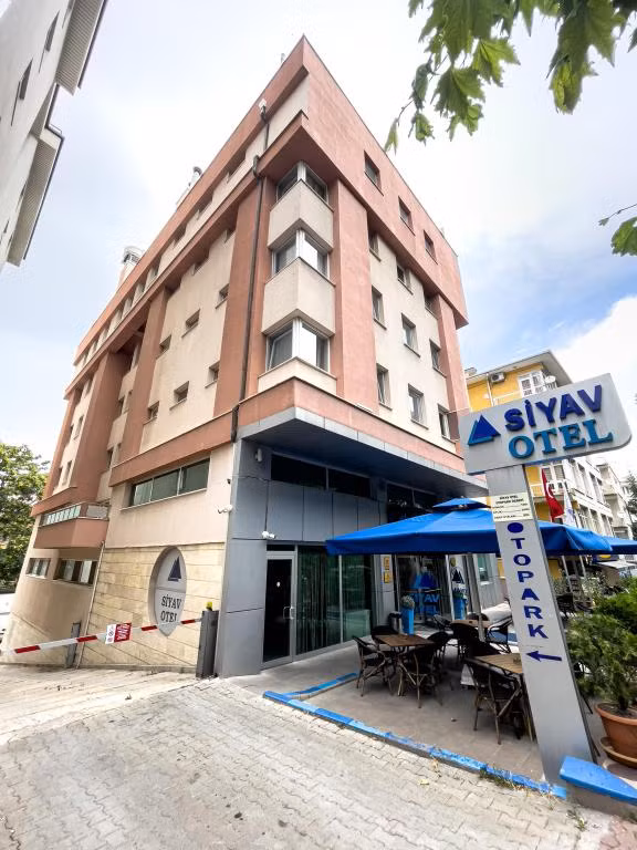 Siyav Otel