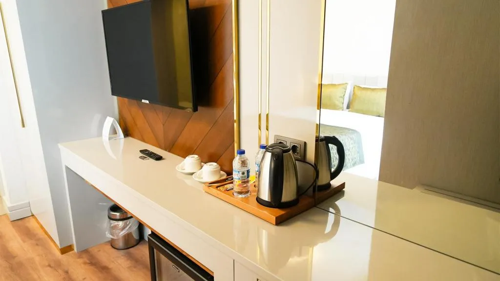 Sky Hill Hotel — 7