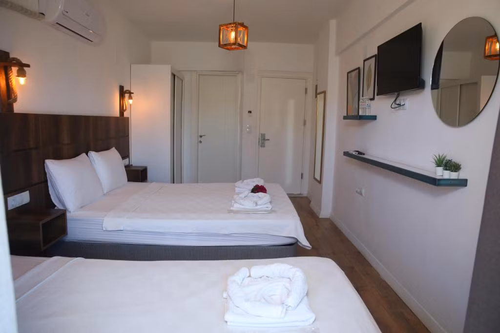 Smyrna Hotel — 8