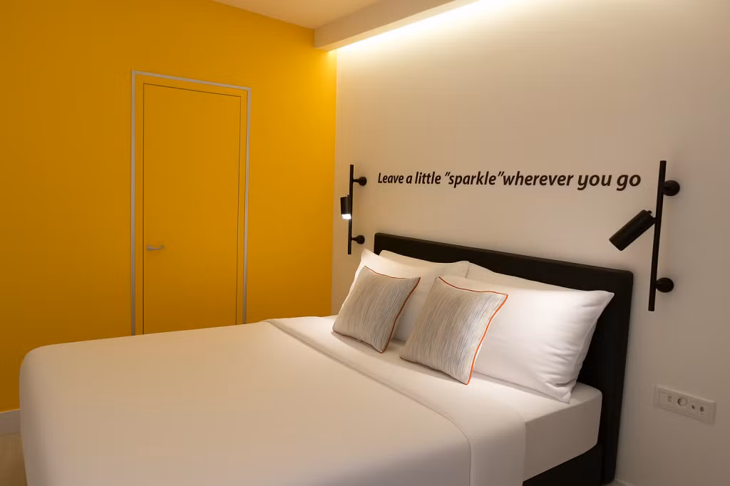 Sparkle Hotel — 8