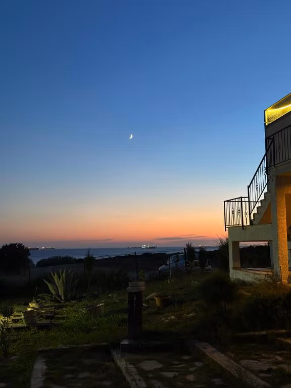 Sukha Inn Hotel & Beach — 9