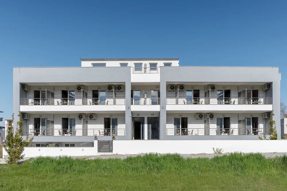 Sunshine Apartments — 3
