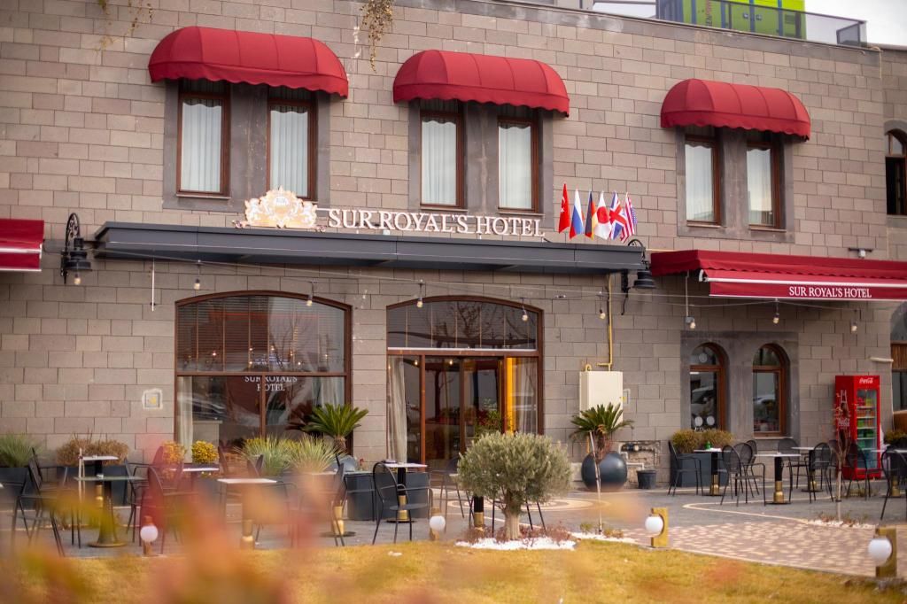Sur Royals Hotel's — 4