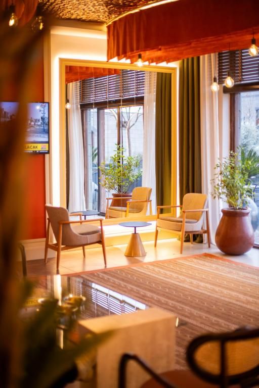 Sur Royals Hotel's — 7