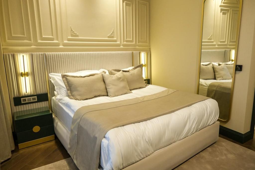 Sur Royals Hotel's — 9