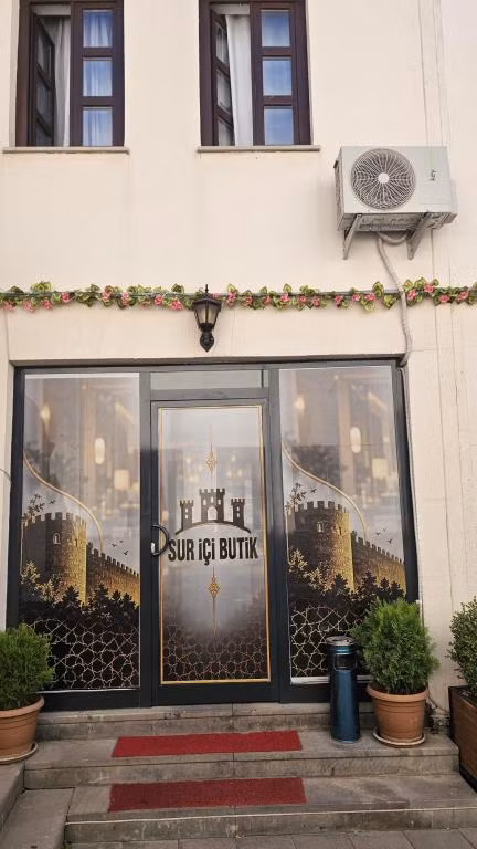 Suriçi Butik — 2