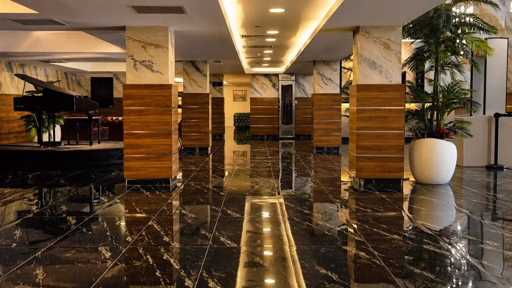 Swan Hotel — 2