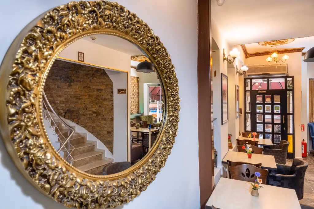 Taksim Trust Hotel — 9