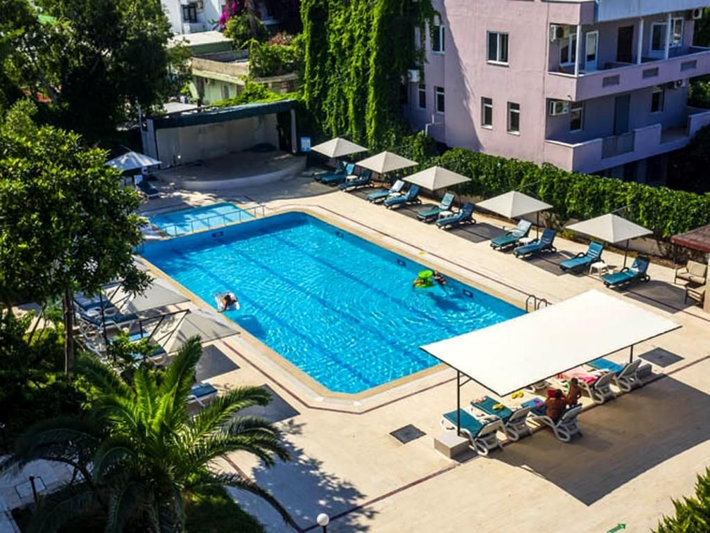 Tal Beach Hotel  — 6