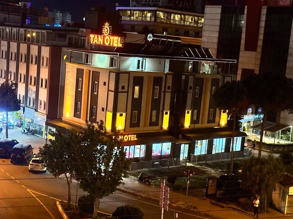 Tan Otel — 10