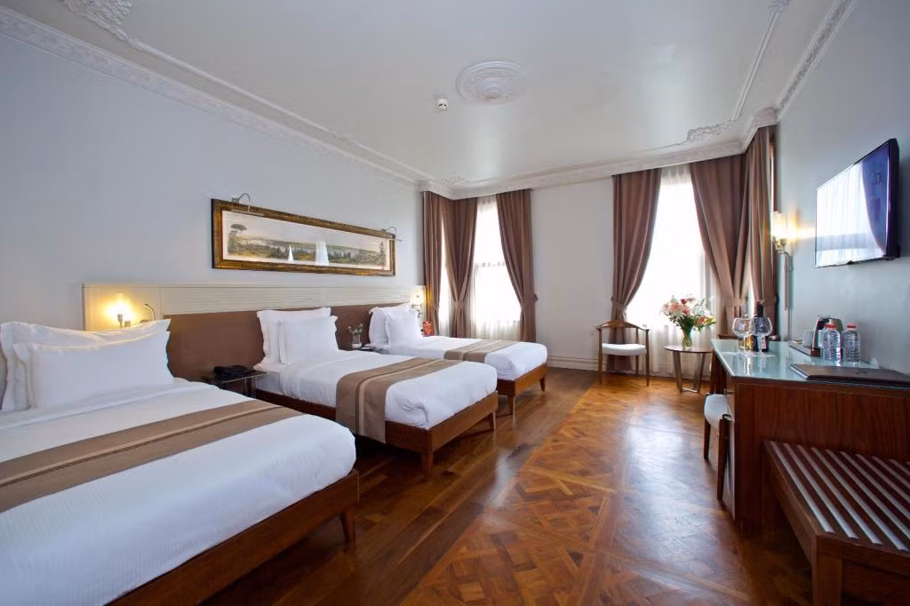 Taxim Lounge Hotel S Class — 10