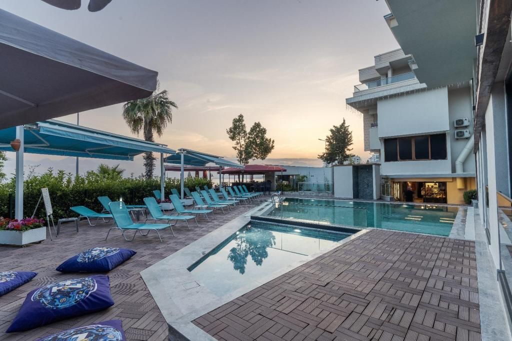Tema 242 Hotel — 2