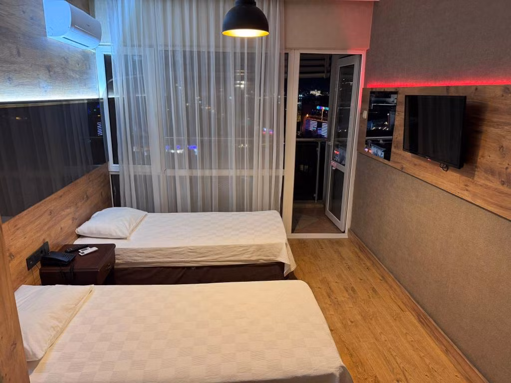 Temiz Otel — 8