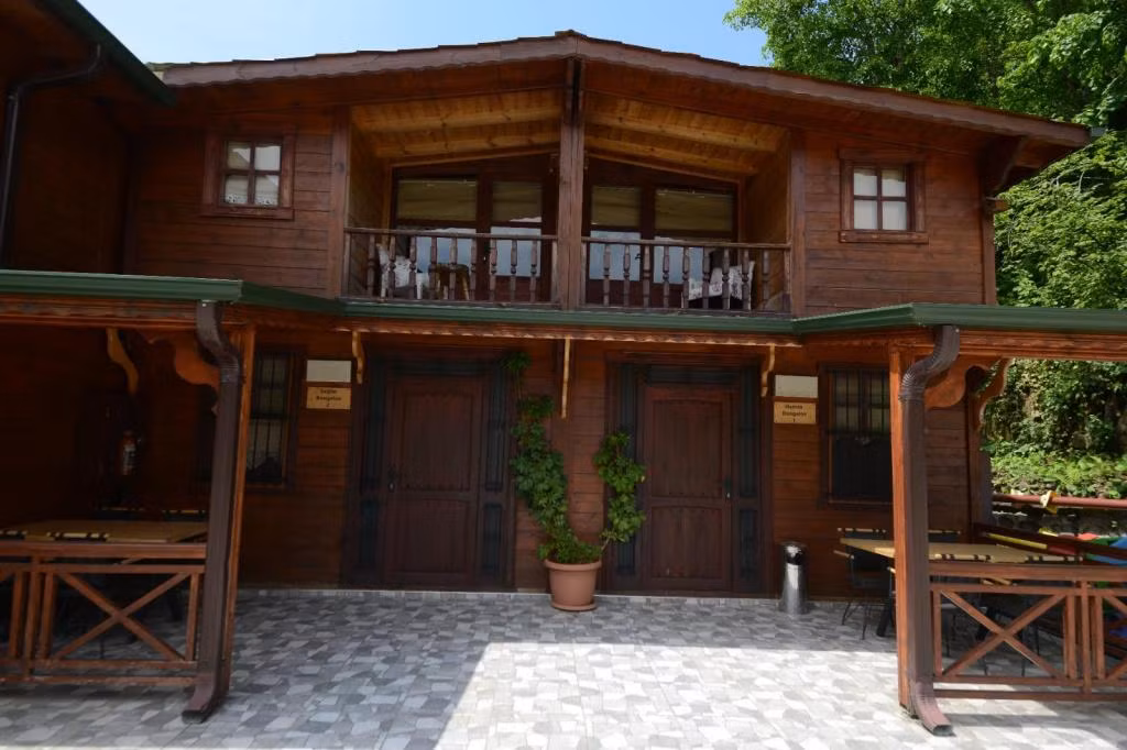 Teona Bungalov — 4