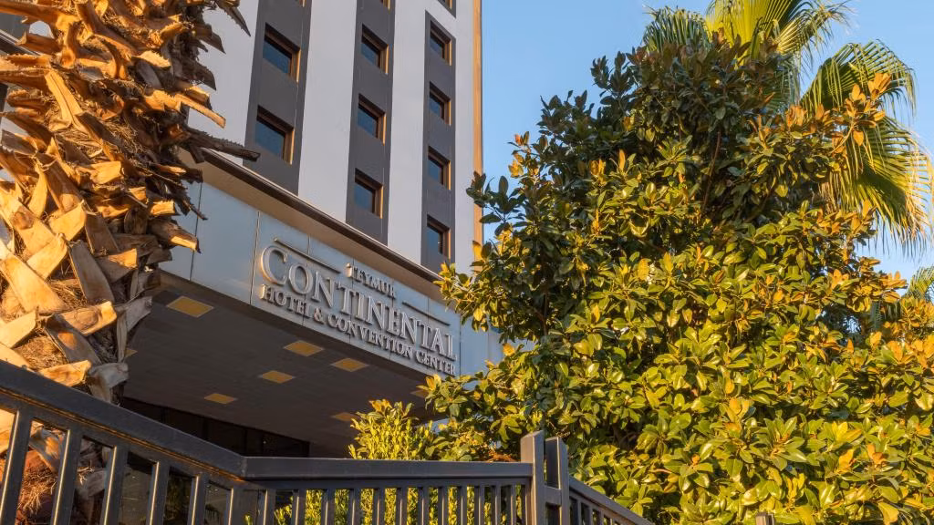 Teymur Continental Hotel & Convention Center — 4