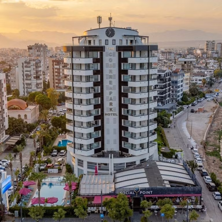The Corner Park Hotel — 2