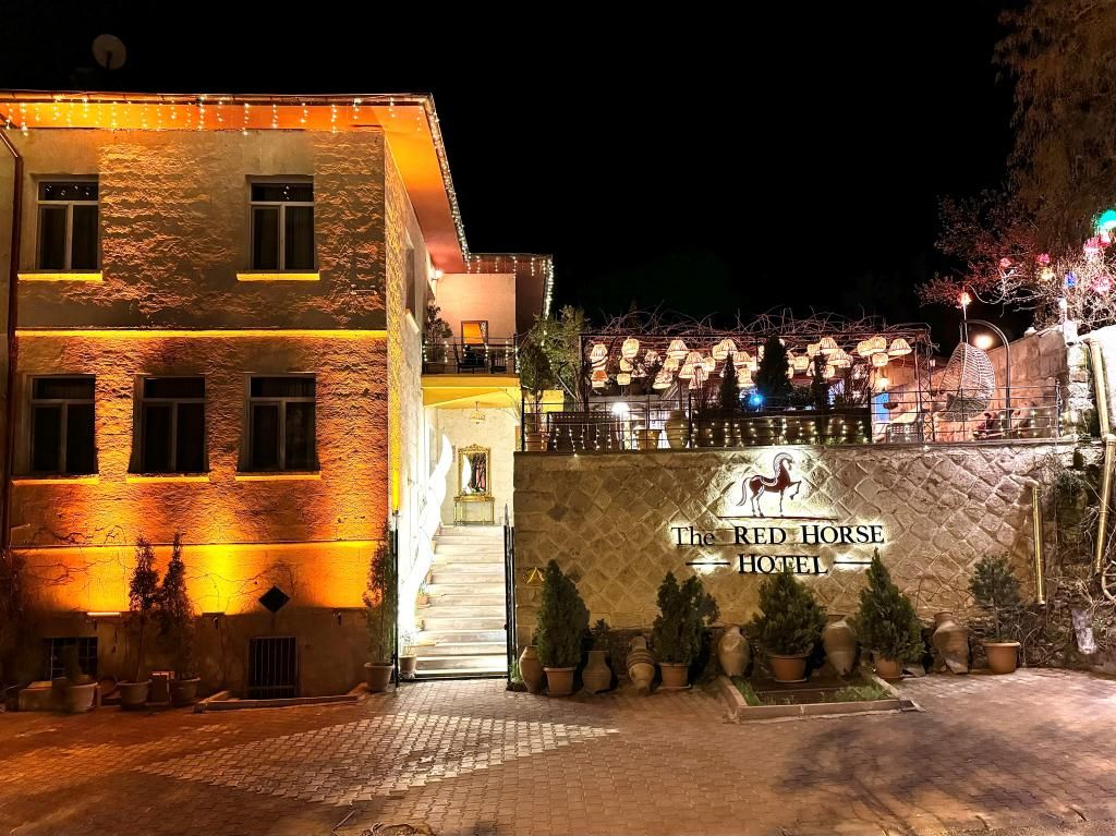 The Red Horse Hotel — 2
