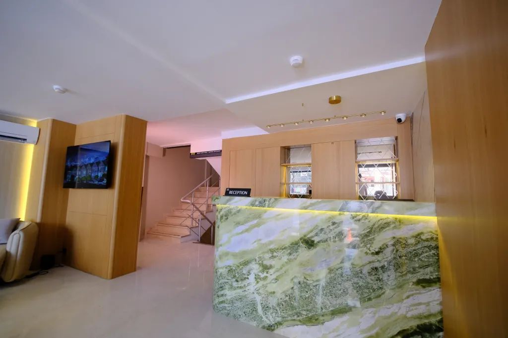 The Rizon Hotel — 5