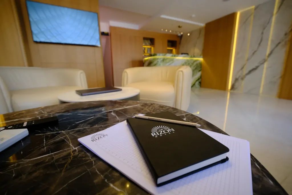 The Rizon Hotel — 7