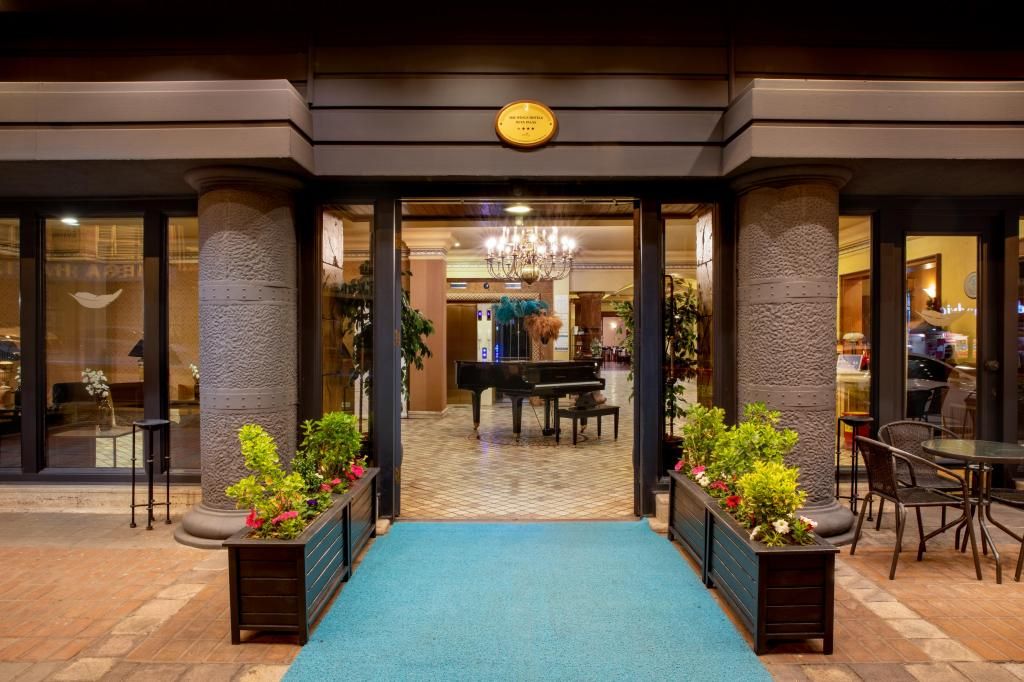 The Wings Hotels Neva Palas — 9