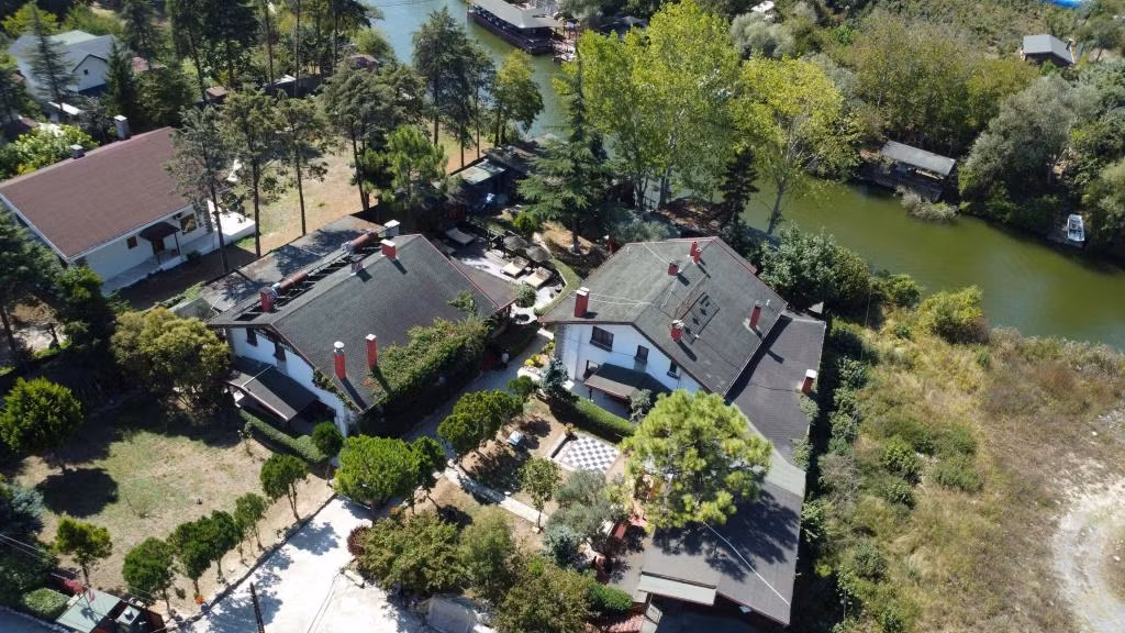 Tree Tops Park Hotel