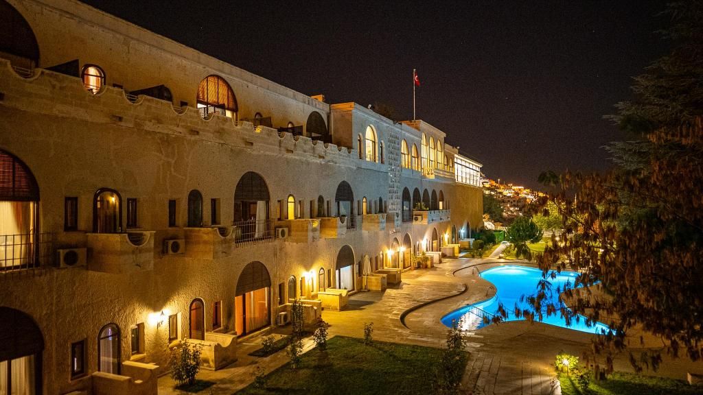 Uçhisar Kaya Otel — 2