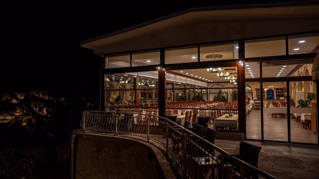 Uçhisar Kaya Otel — 8
