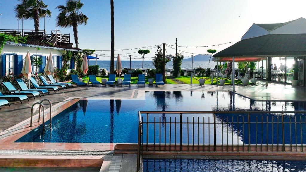 Uras Beach Hotel — 10