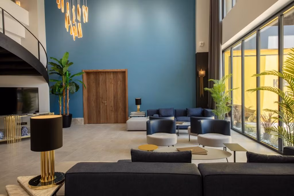 V Center Hotel — 2