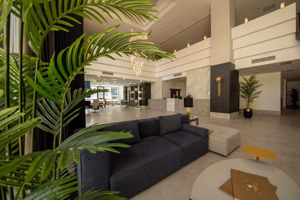 V Center Hotel — 5