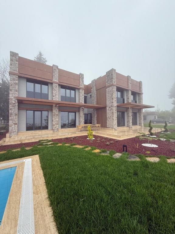 Villa Trapeza — 7