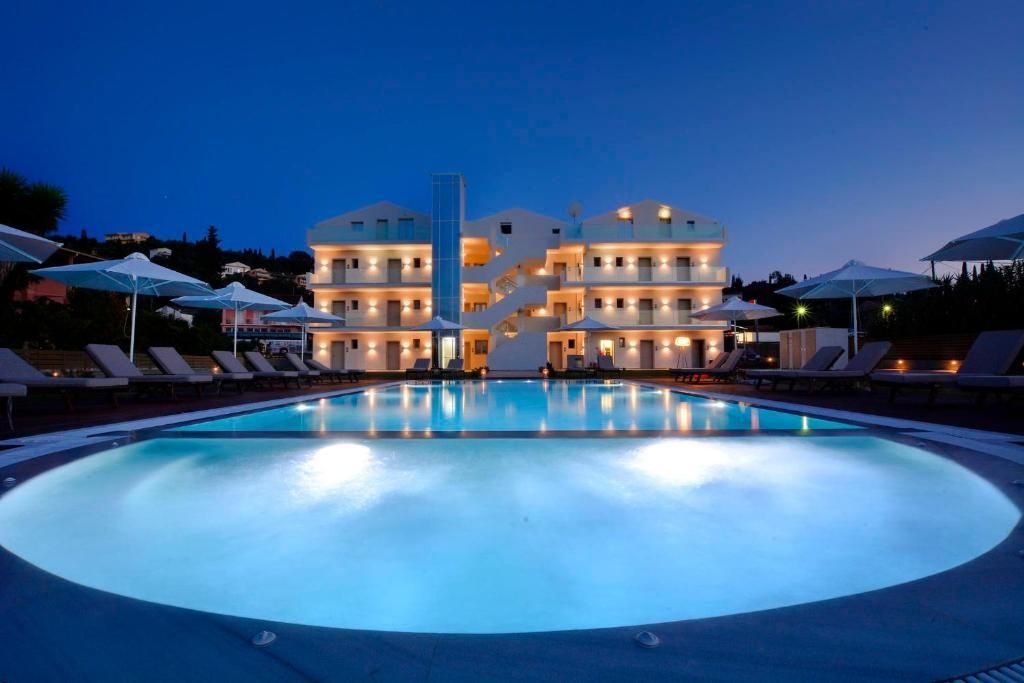 V Luxury Suites — 4