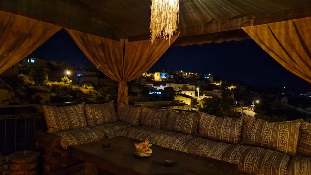Vaveyla Cave Hotel — 6
