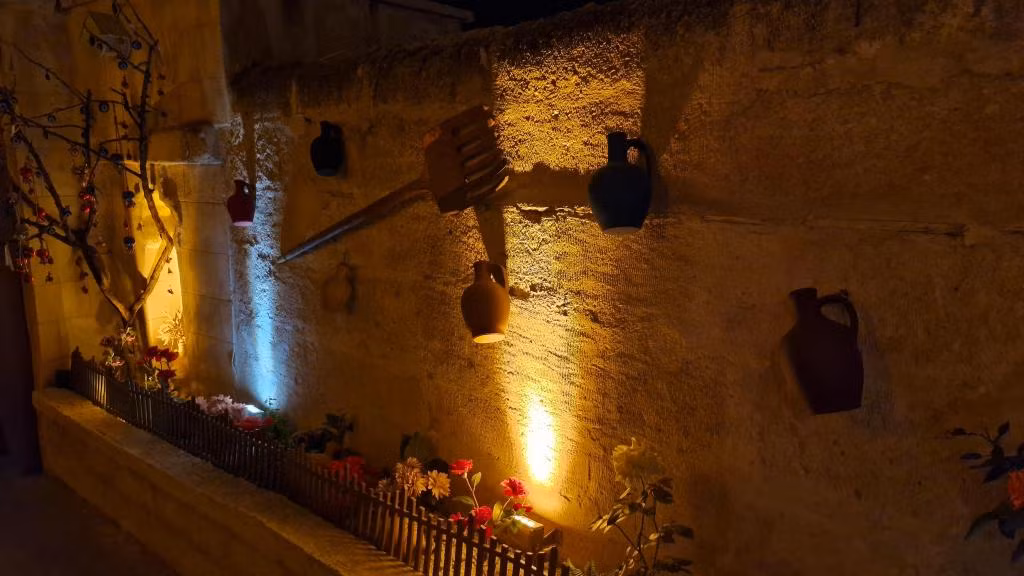 Vaveyla Cave Hotel — 5